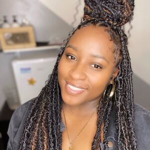 Meet your Posher, Fredya